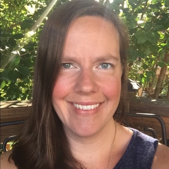 Meet your Posher, Ashley - Picture 2 of 2